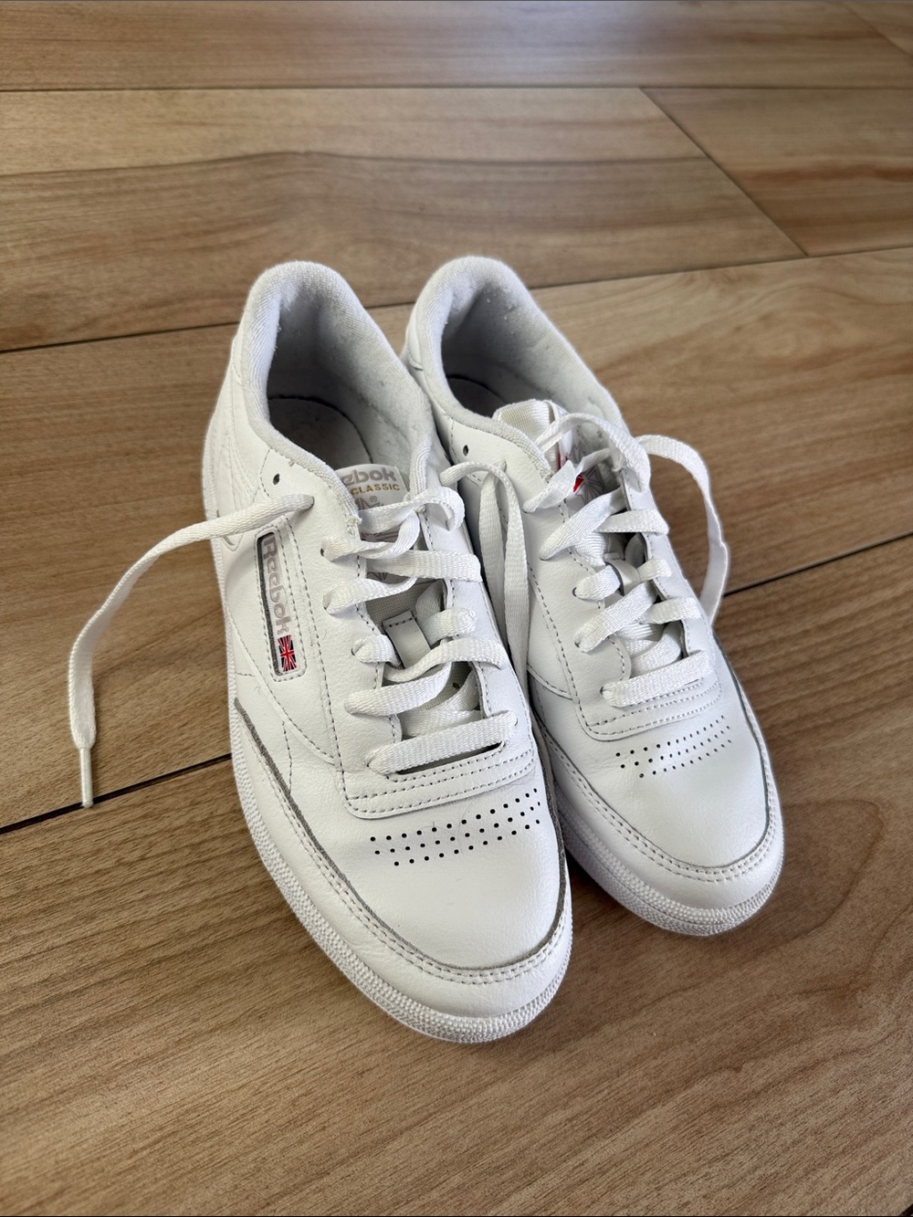 Reebok White Classic Leather Sneakers Lifestyle 90s Minimalist Vintage Tennis
